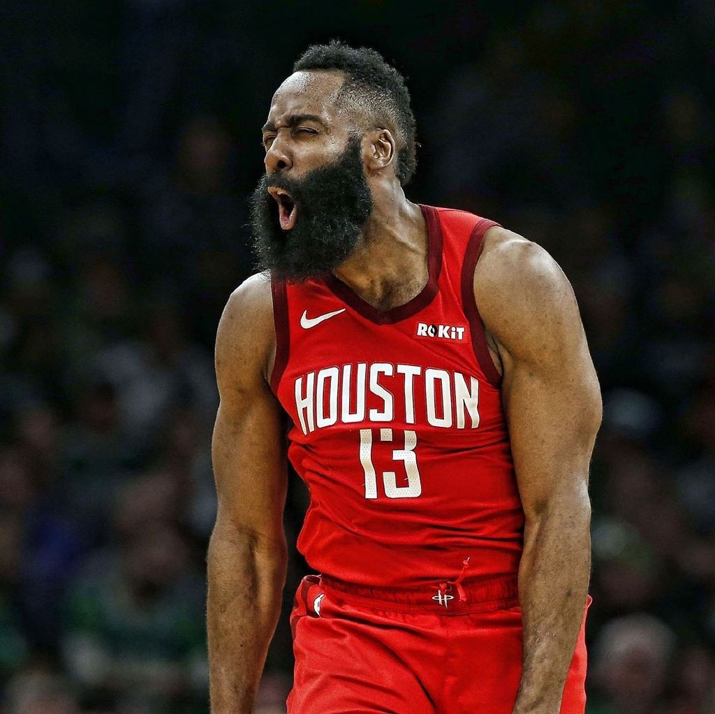 海外博主：C罗亲自联系B费，希望他能加盟利雅得胜利（据海外博主爆料，C罗主动联系B费，邀请其加盟利雅得胜利）