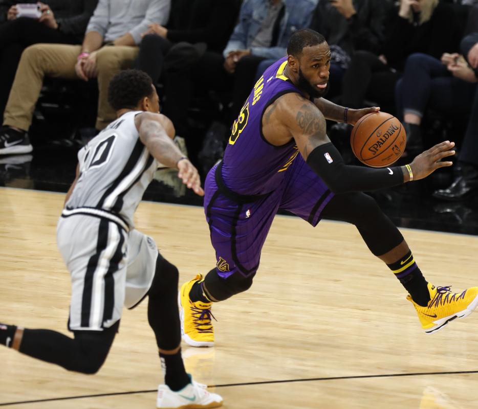 封神！62岁穆帅2射正绞杀64%控球，皇马决定欧冠生死？（62岁穆帅神级逆袭：2次射正克制64%控球，皇马将左右欧冠生死？）