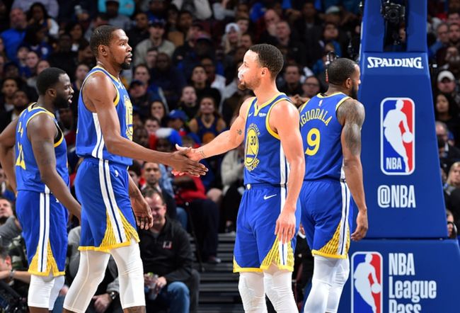 马刺半场19罚16中，湖人8罚5中&除东契奇外无人获得罚球（半场罚球对比：马刺19罚16中，湖人8罚5中；除东契奇外无人获罚球机会）