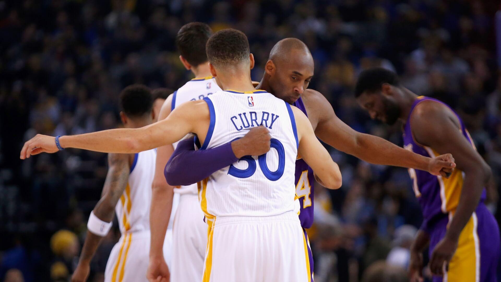 足球世界杯倒计时100天，全球球迷热情高涨（世界杯进入100天倒计时，全球球迷热度飙升）